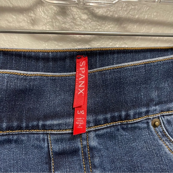 Spanx Distressed Skinny Jeans Size Large - Picture 5 of 6